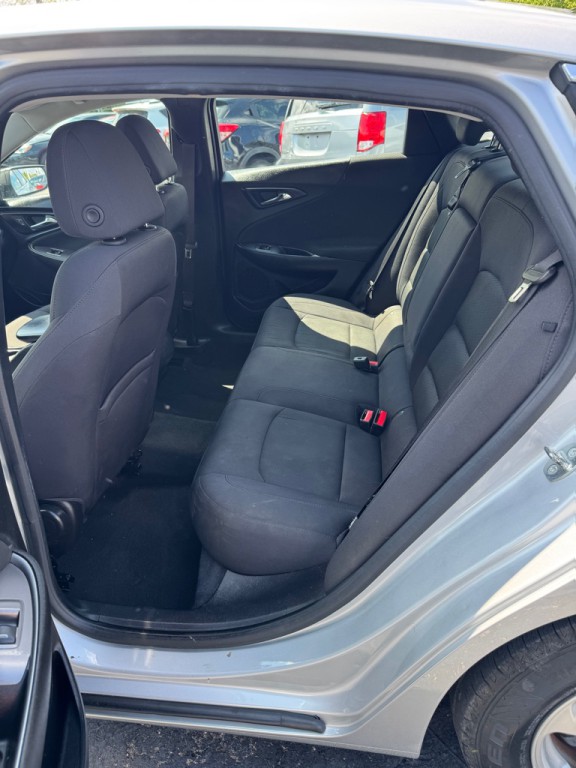 2018 Chevrolet Malibu Image 9