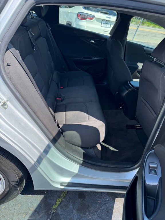 2018 Chevrolet Malibu Image 10