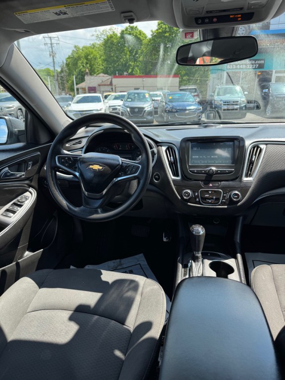 2018 Chevrolet Malibu Image 12