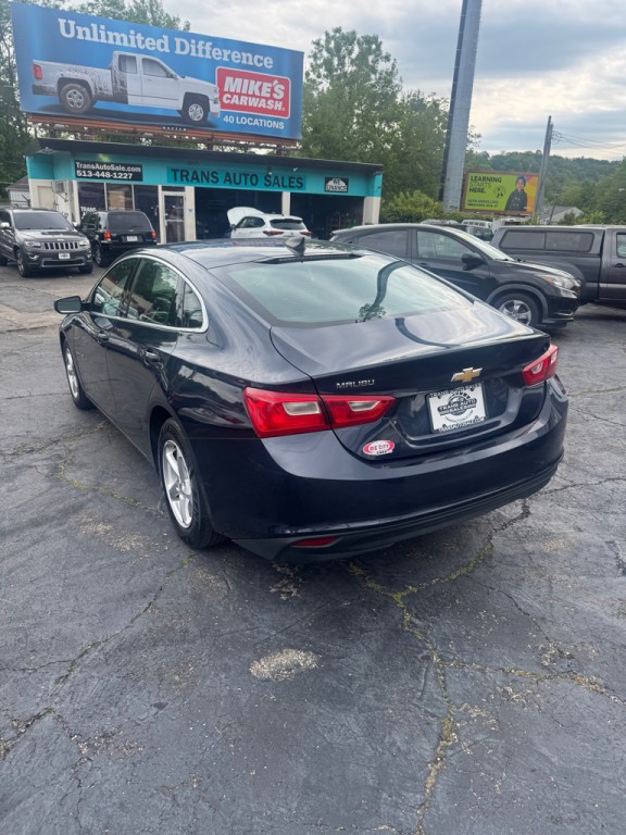 2017 Chevrolet Malibu Image 5