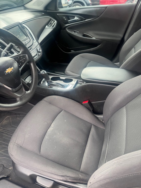 2017 Chevrolet Malibu Image 9