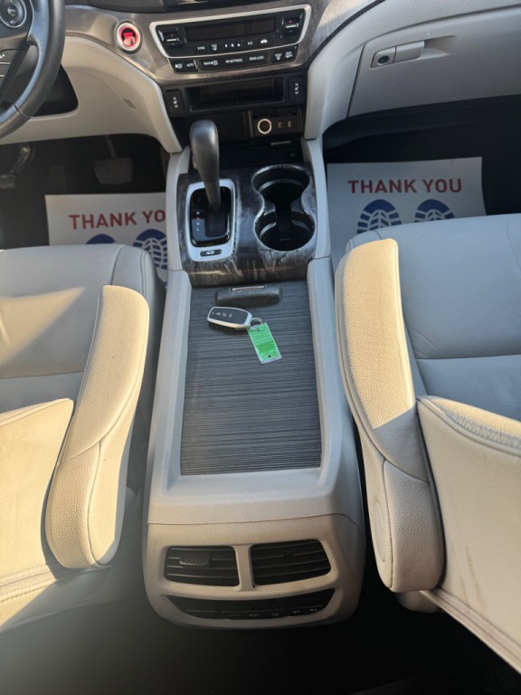 2016 Honda Pilot Image 16