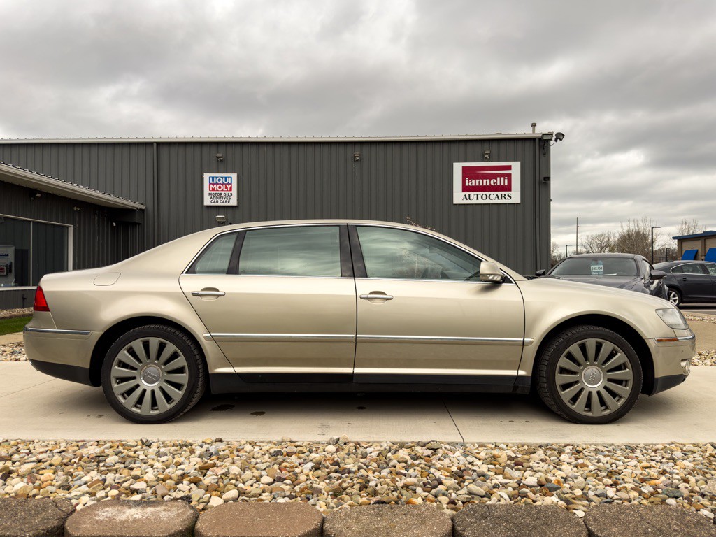 2004 Volkswagen Phaeton Image 5