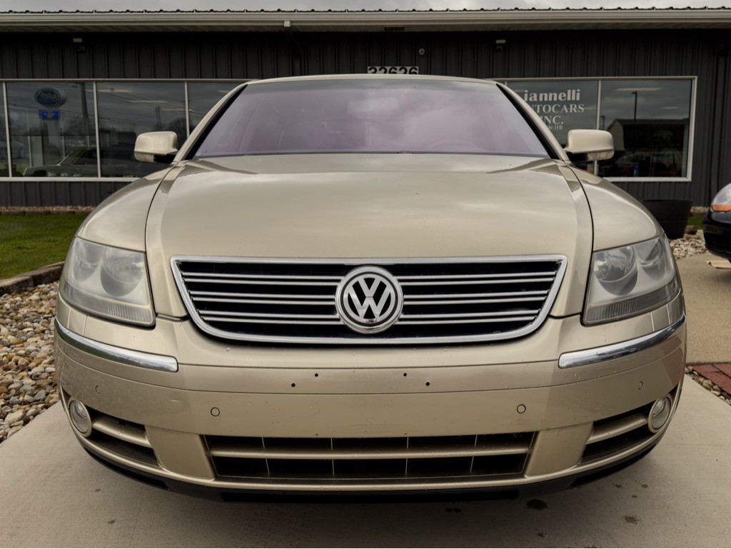 2004 Volkswagen Phaeton Image 13