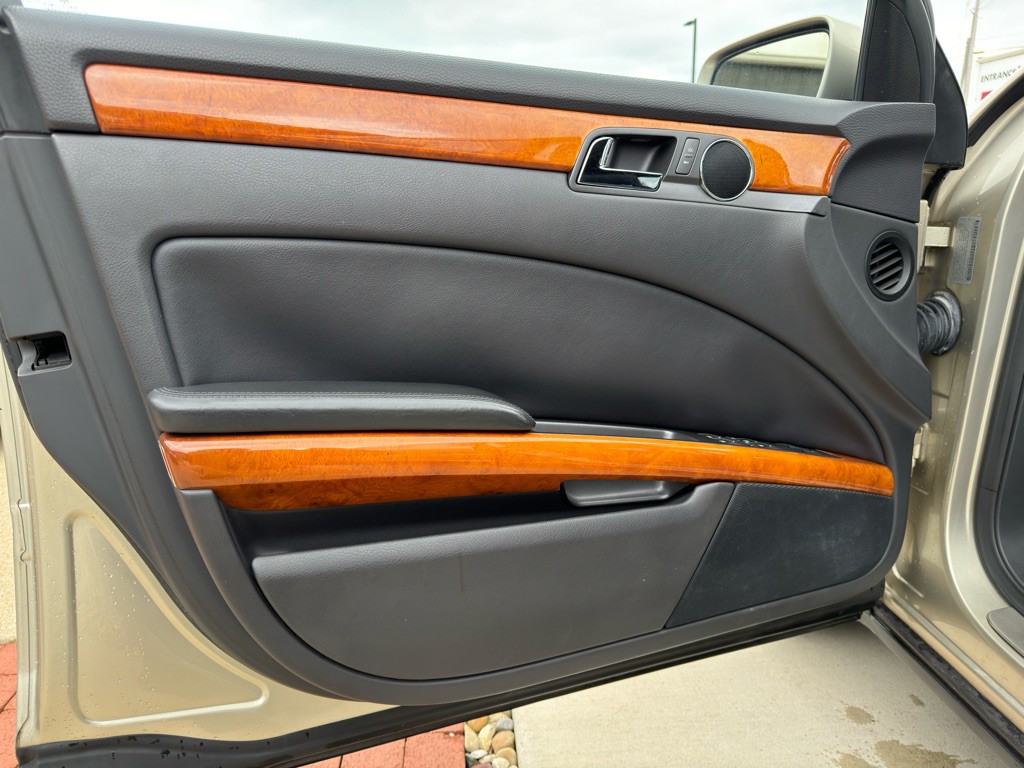 2004 Volkswagen Phaeton Image 29