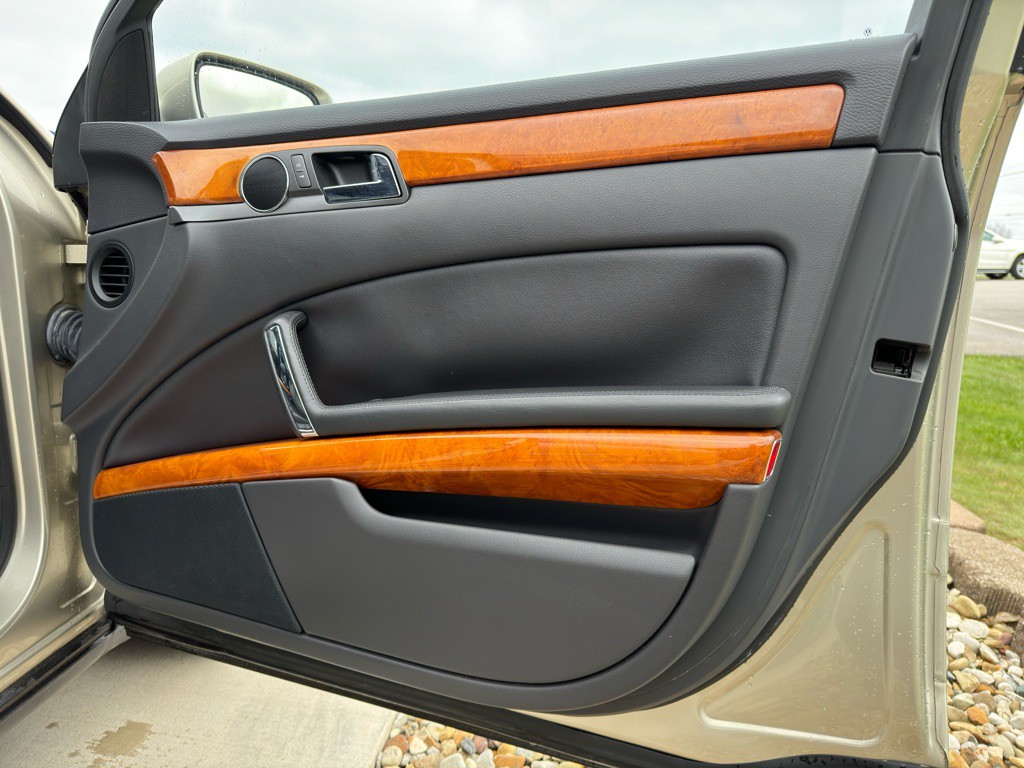 2004 Volkswagen Phaeton Image 38