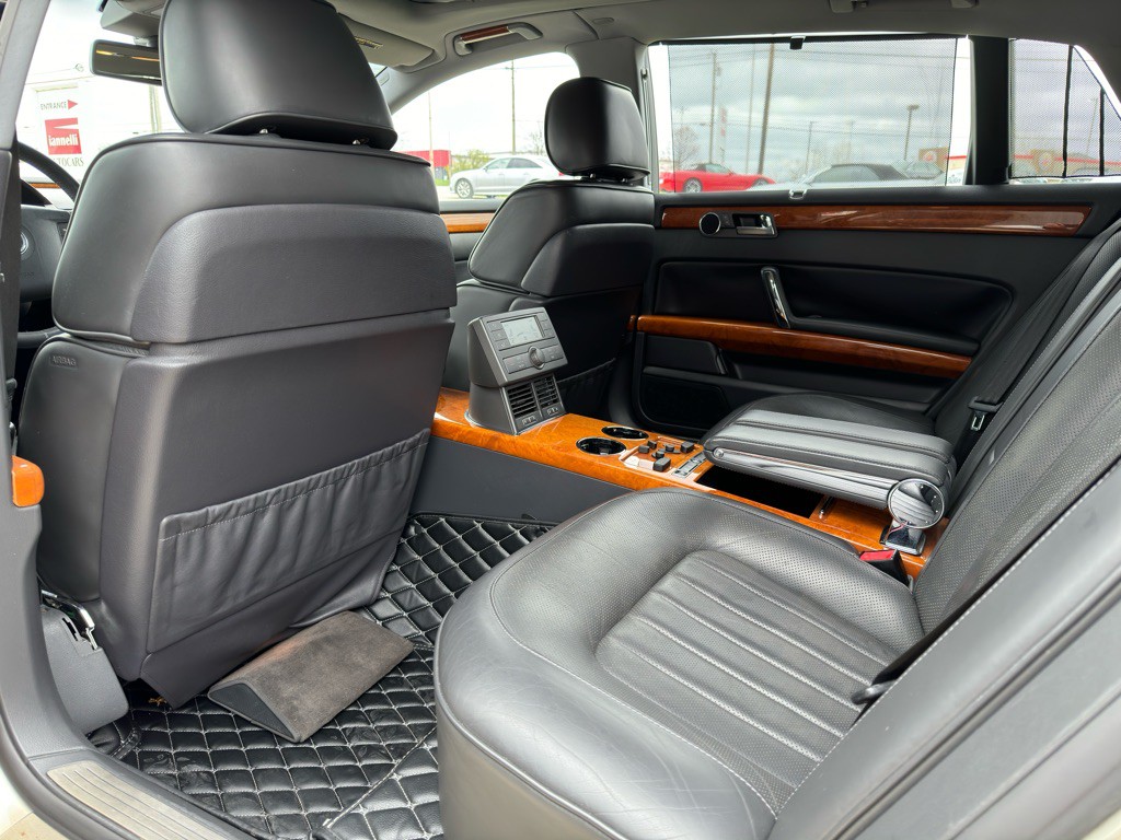 2004 Volkswagen Phaeton Image 49