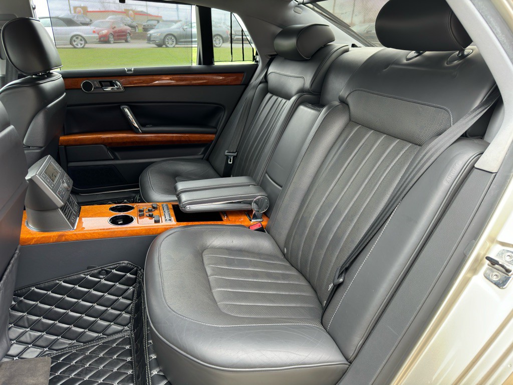 2004 Volkswagen Phaeton Image 51