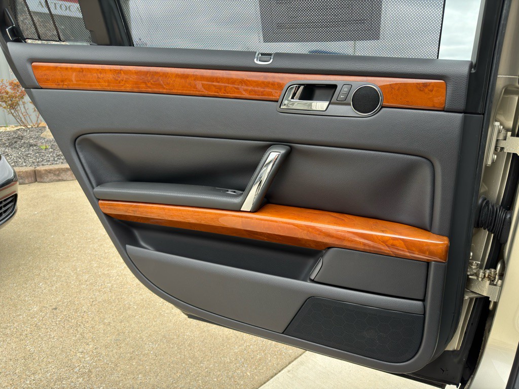 2004 Volkswagen Phaeton Image 53