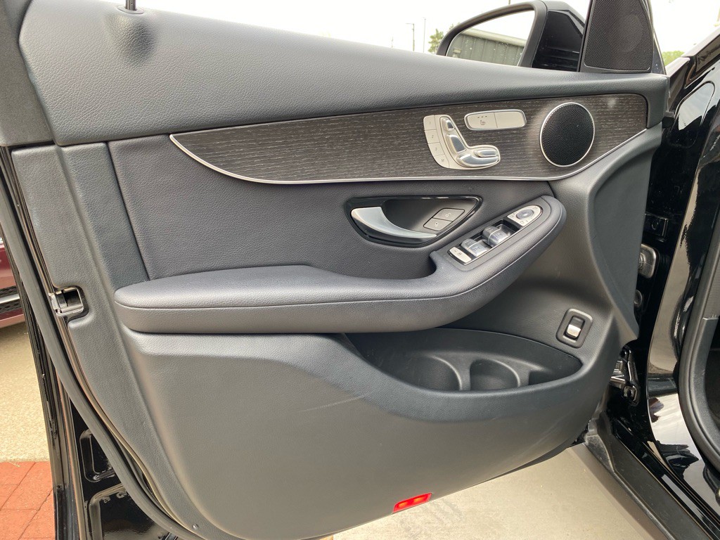 2020 Mercedes-Benz GLC-Class Image 12