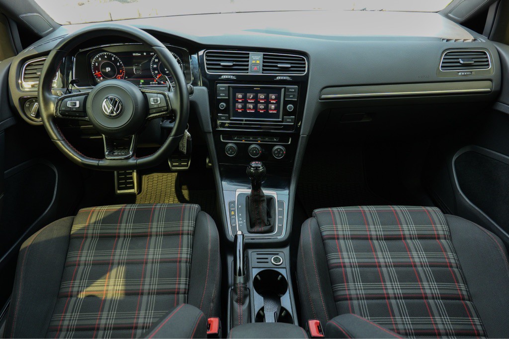 2020 Volkswagen GTI Image 2