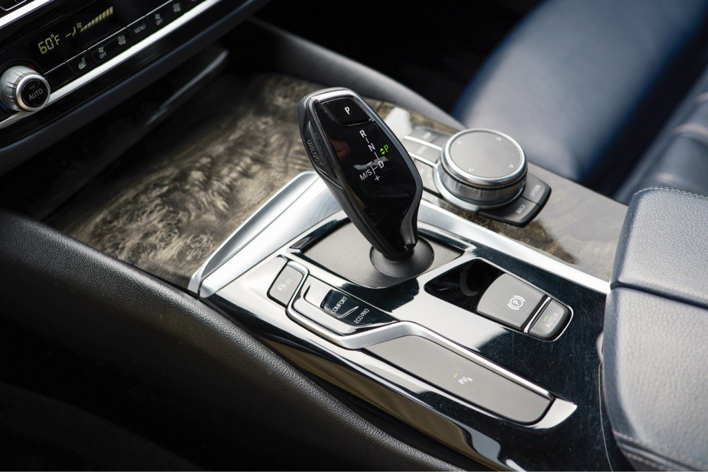 2019 BMW 5 Series Image 35