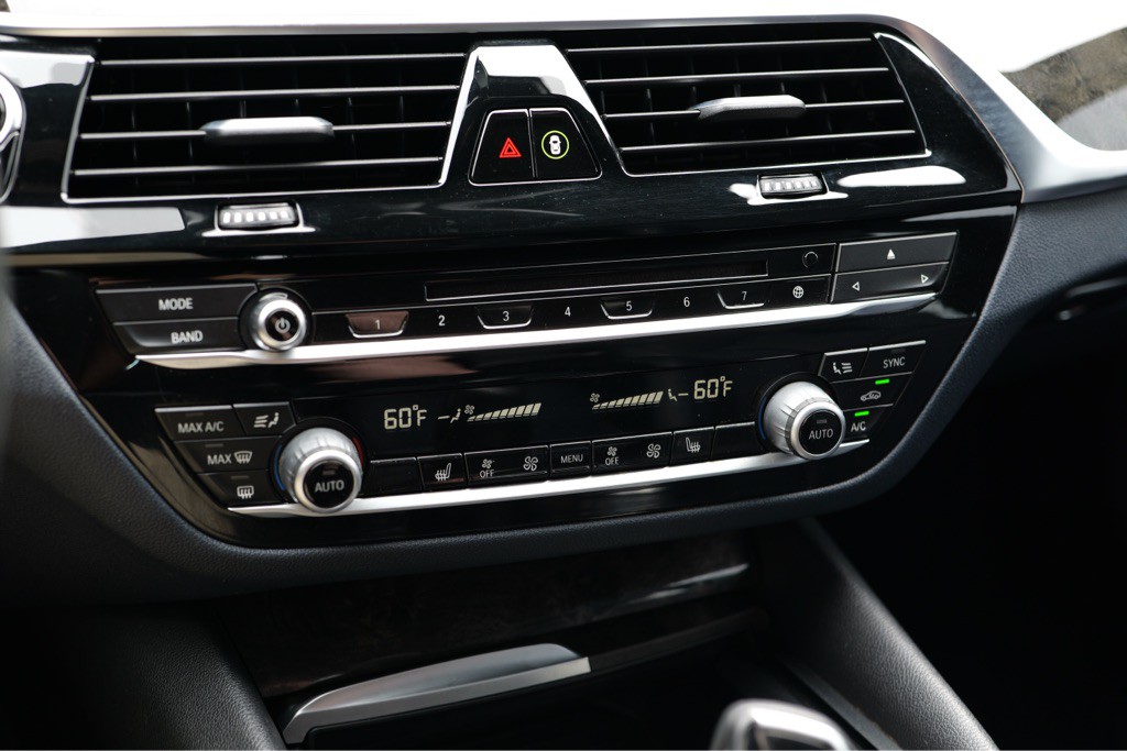 2019 BMW 5 Series Image 38