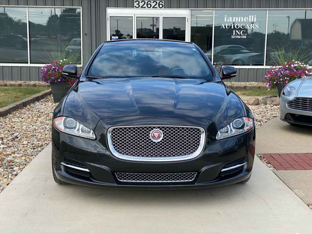2014 Jaguar XJ Image 2