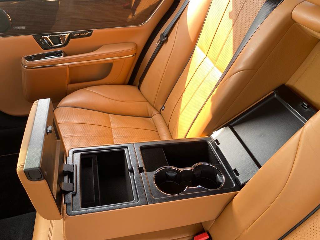 2014 Jaguar XJ Image 20