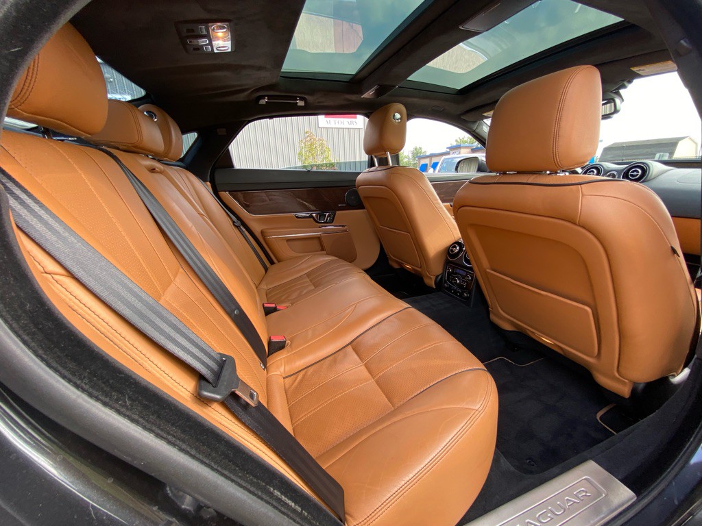 2014 Jaguar XJ Image 26