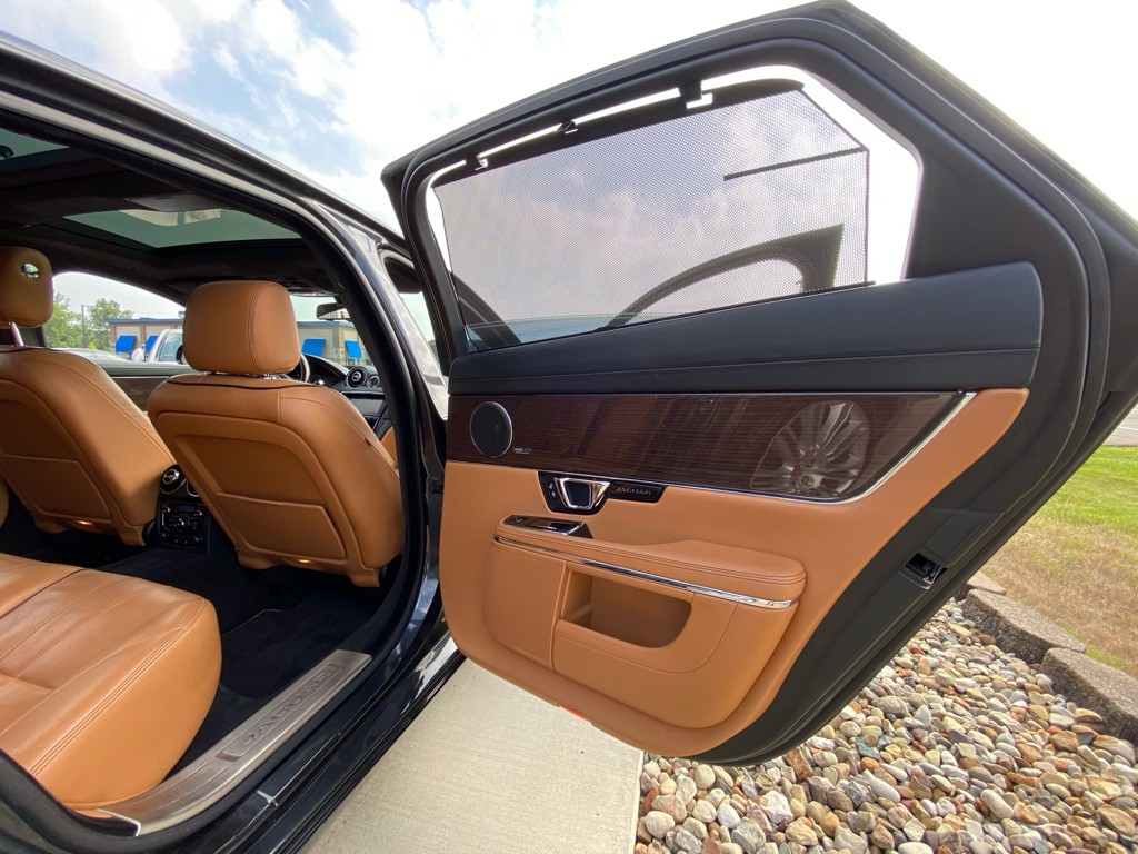 2014 Jaguar XJ Image 27