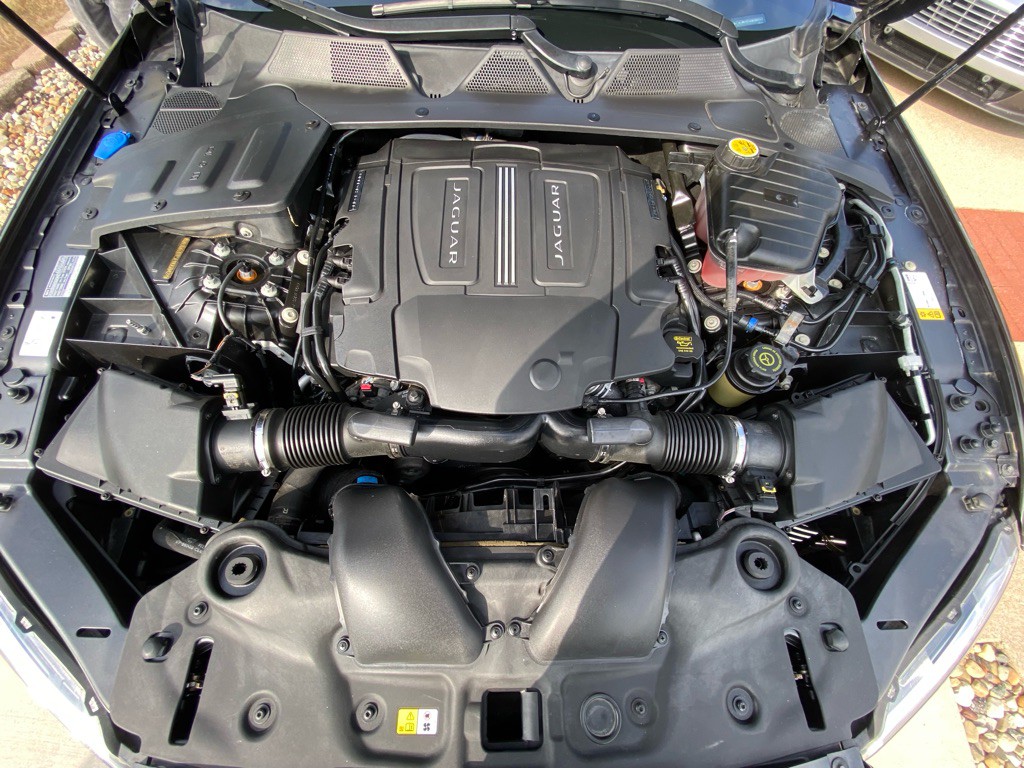2014 Jaguar XJ Image 29