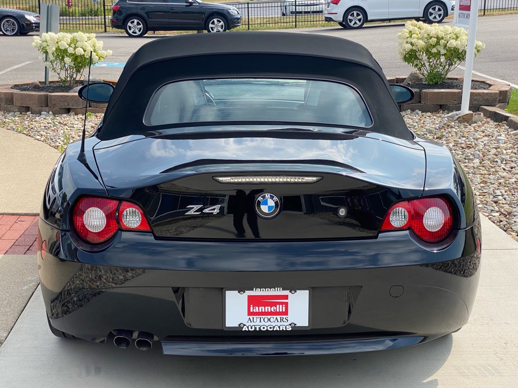2005 BMW Z4 Image 4