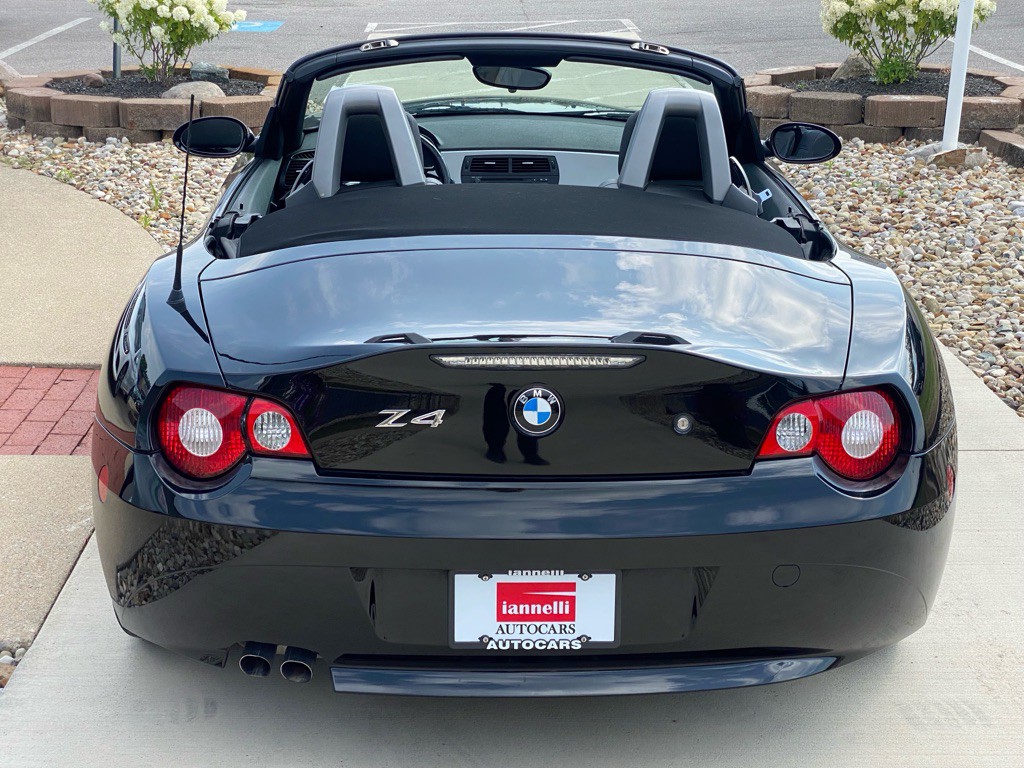 2005 BMW Z4 Image 10