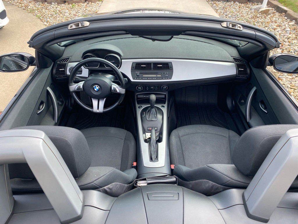 2005 BMW Z4 Image 11