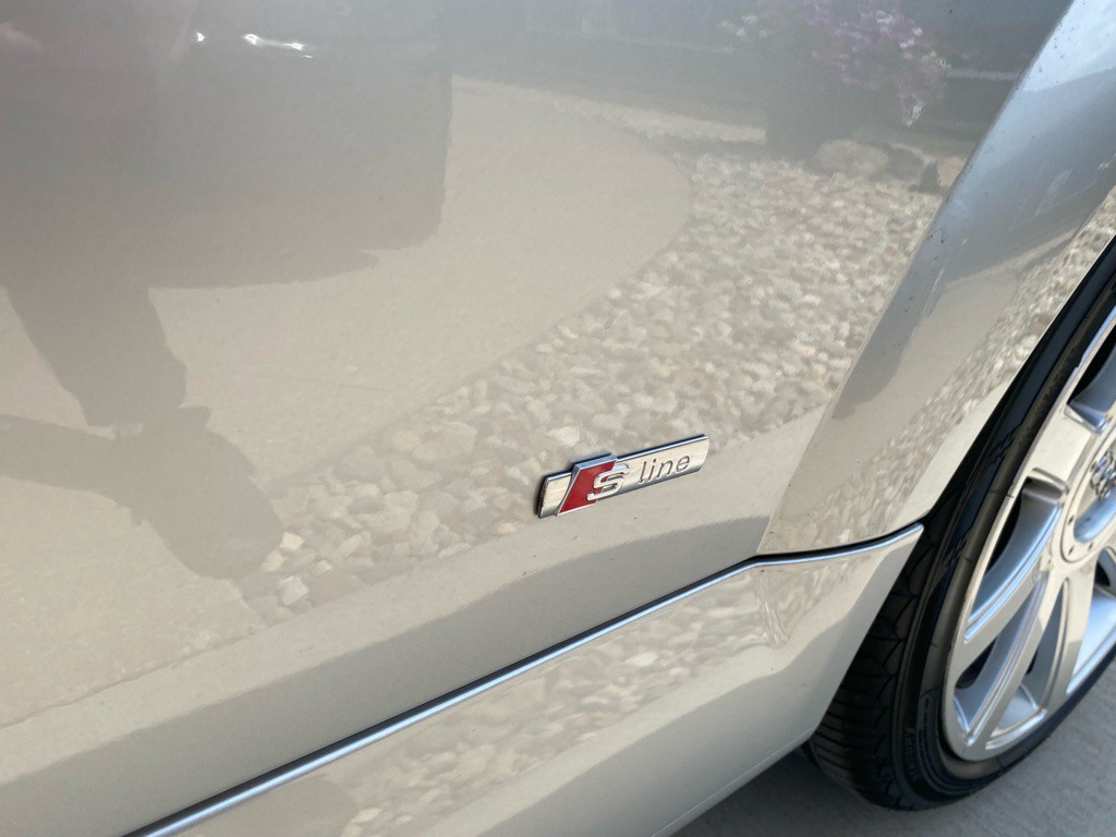 2004 Audi TT Image 11