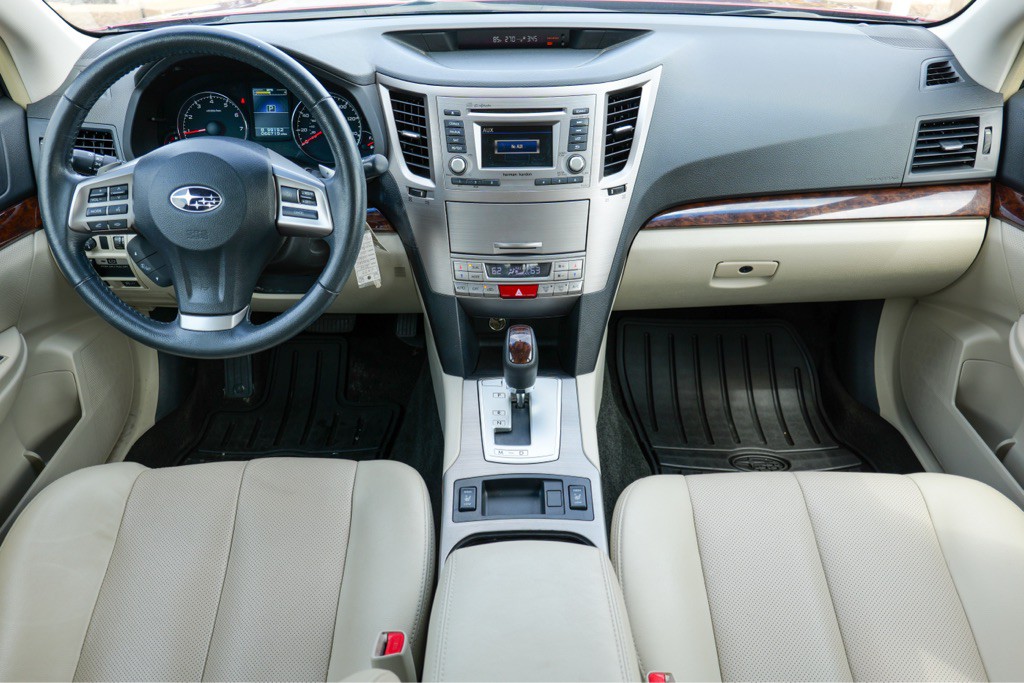 2014 Subaru Legacy Image 2