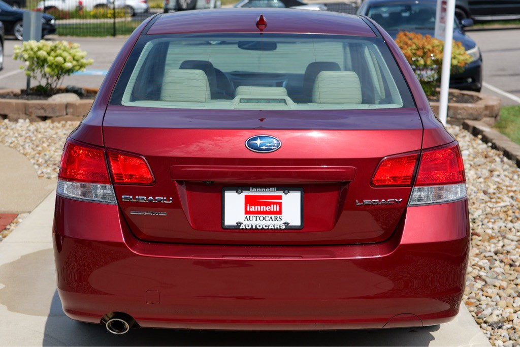 2014 Subaru Legacy Image 8