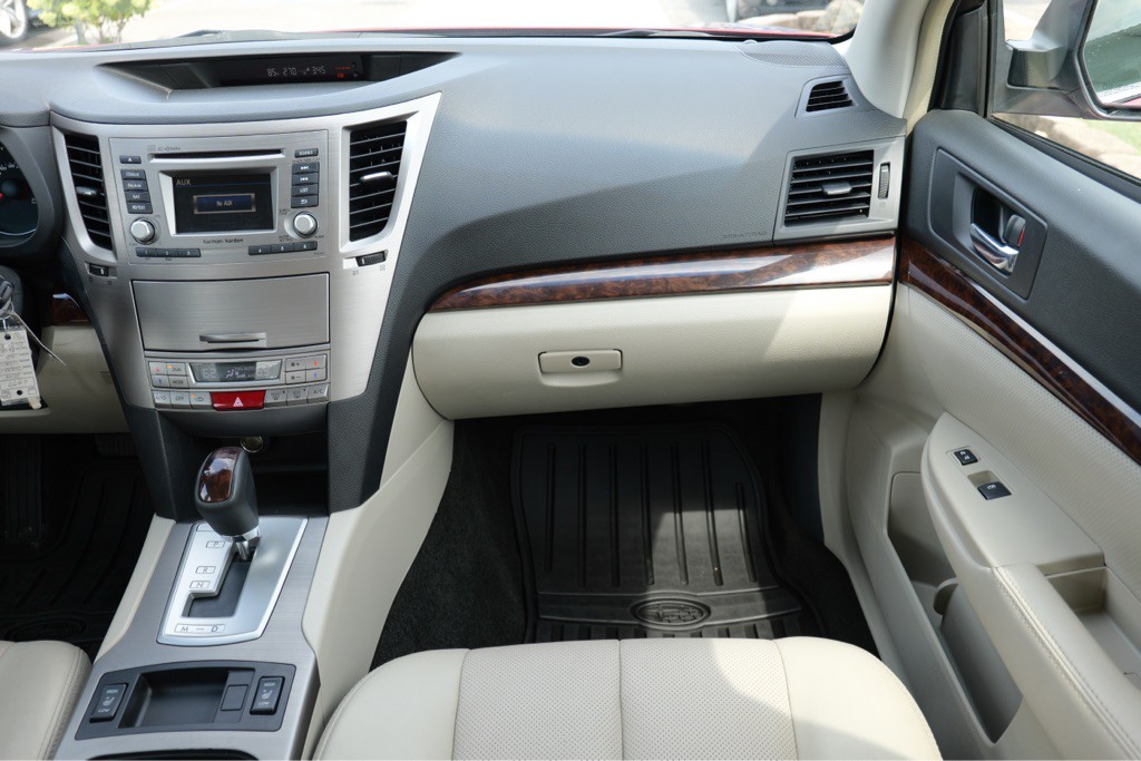 2014 Subaru Legacy Image 16