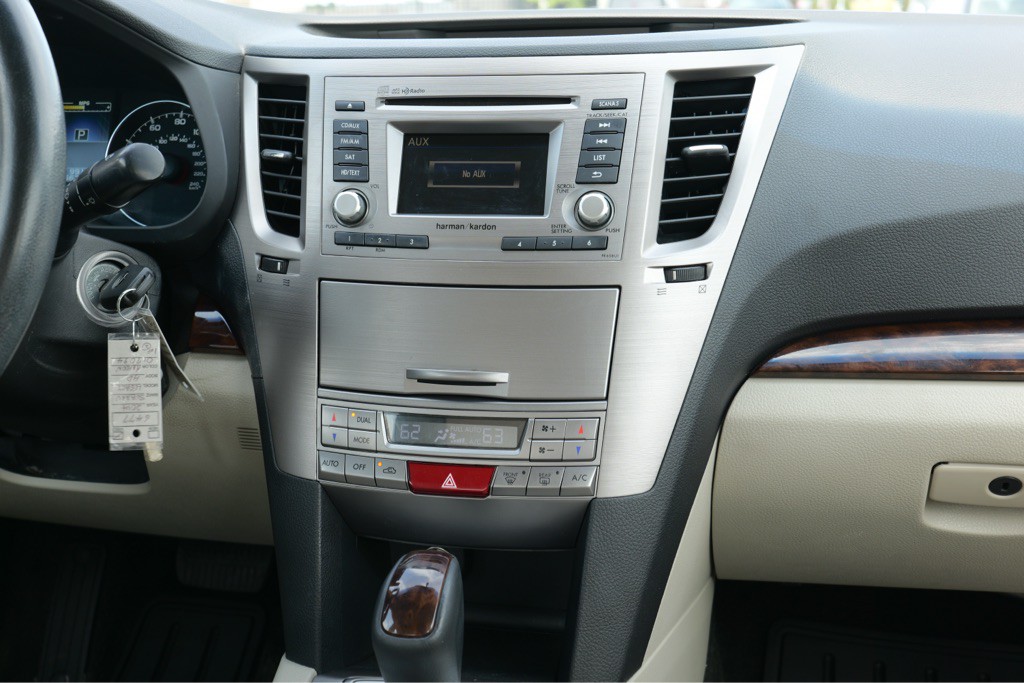 2014 Subaru Legacy Image 17