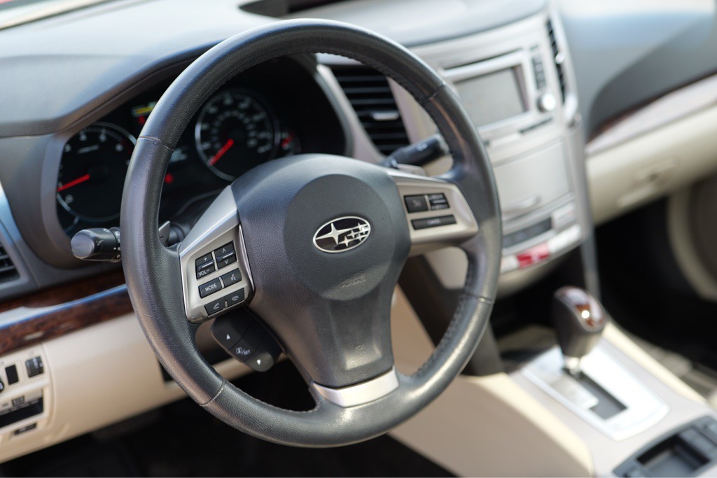 2014 Subaru Legacy Image 22