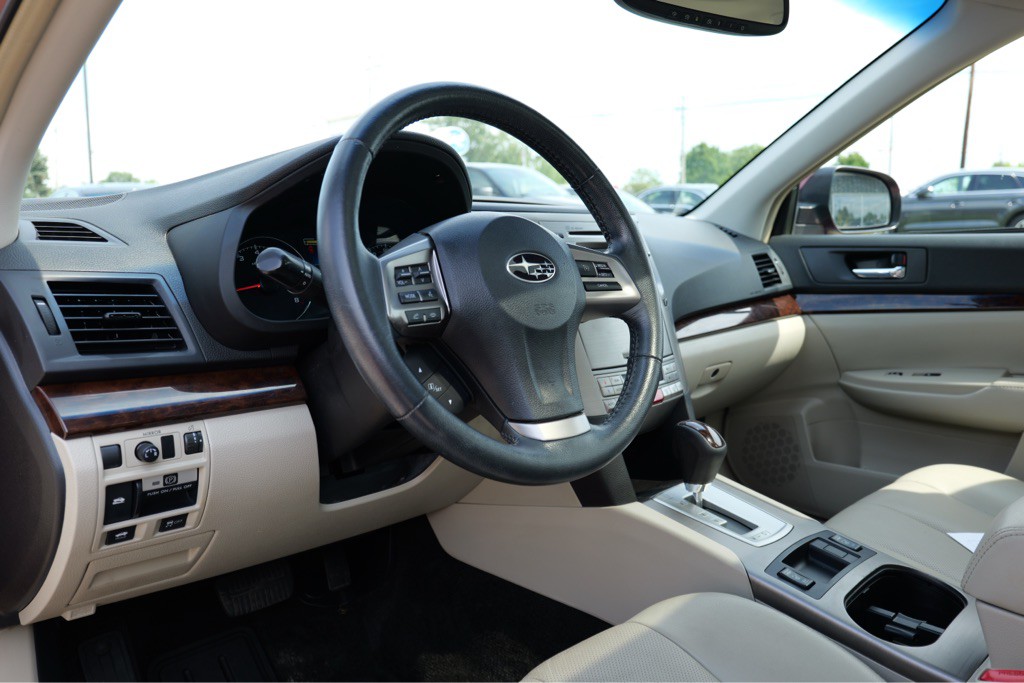 2014 Subaru Legacy Image 34