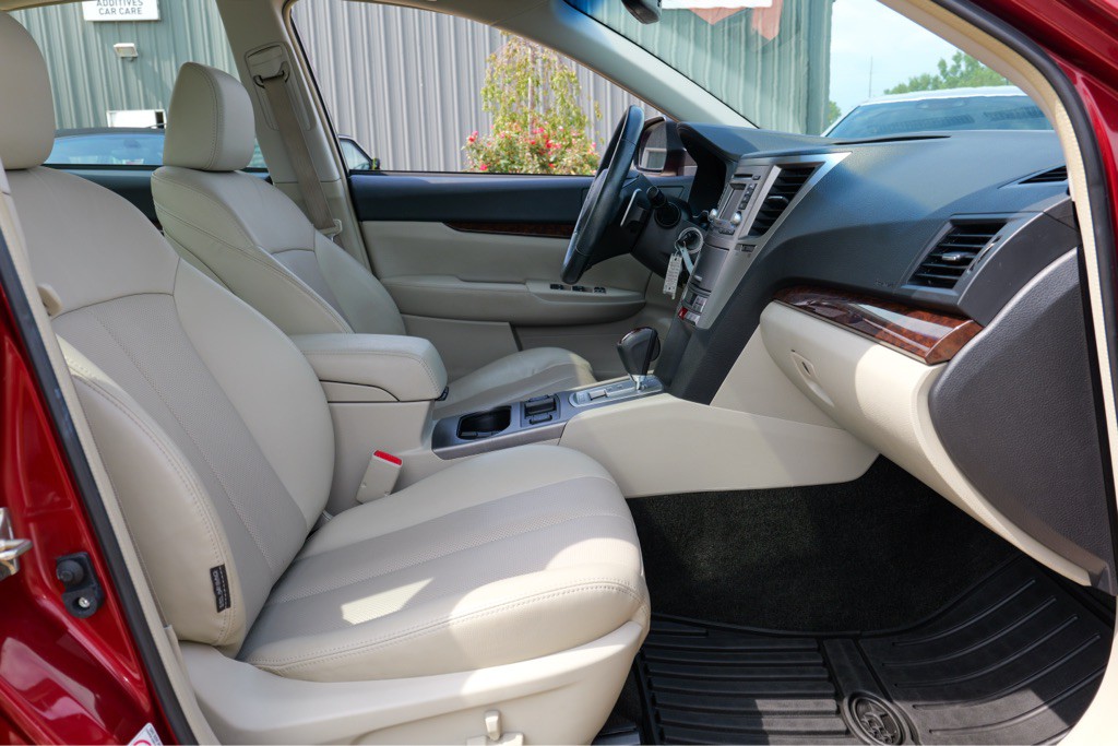 2014 Subaru Legacy Image 37