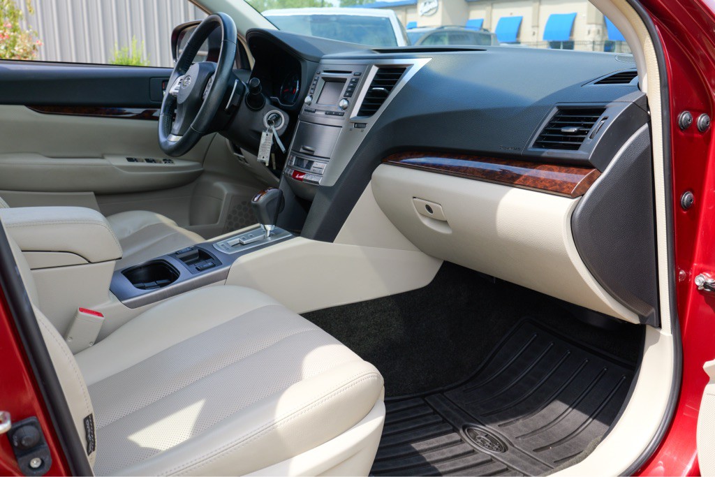 2014 Subaru Legacy Image 38