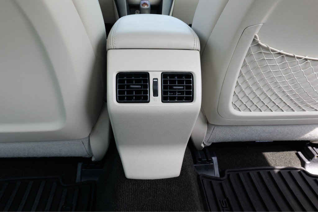 2014 Subaru Legacy Image 49