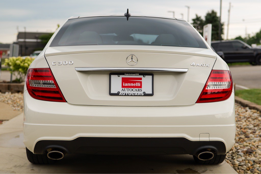 2012 Mercedes-Benz C-Class Image 8