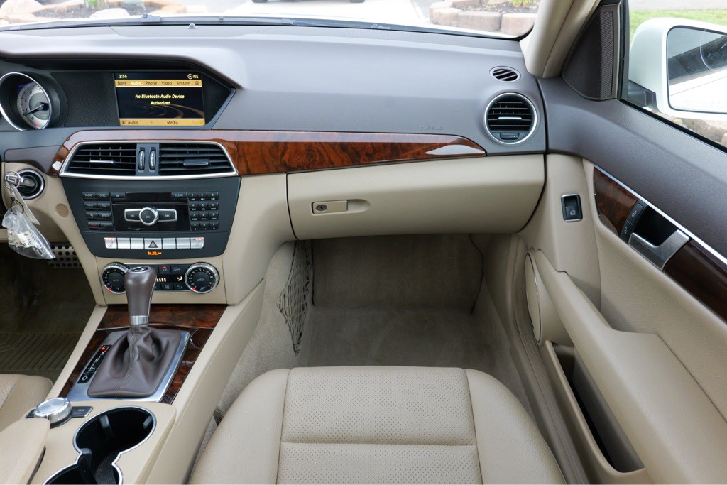 2012 Mercedes-Benz C-Class Image 16