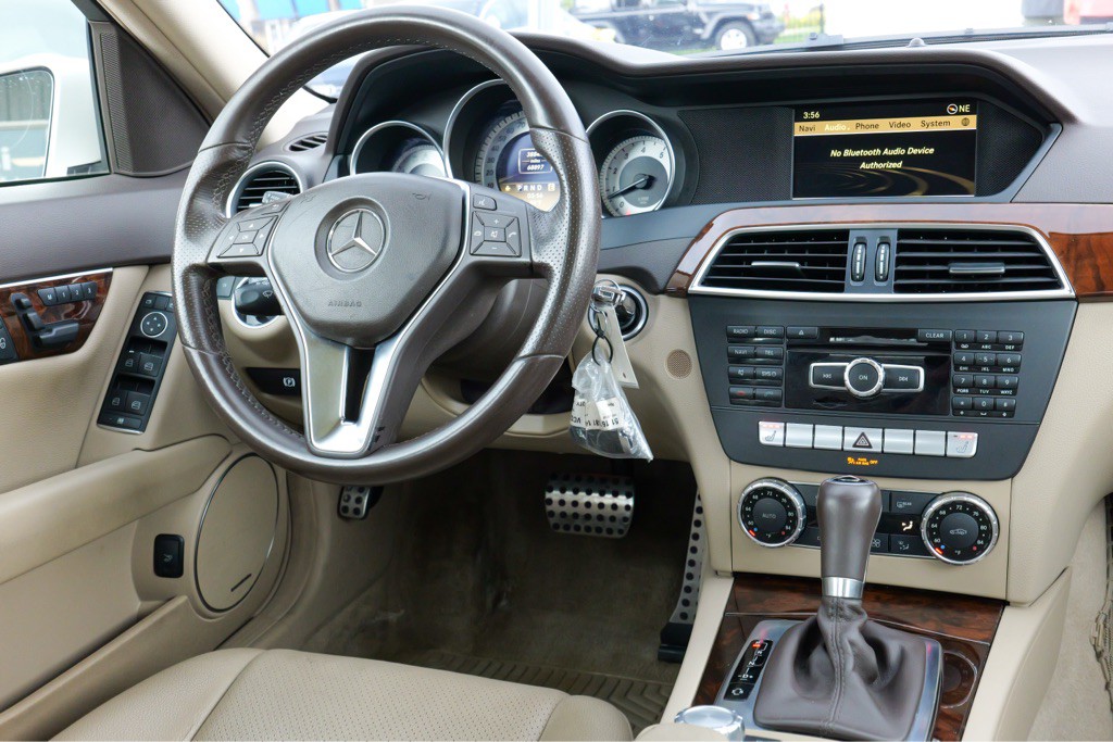 2012 Mercedes-Benz C-Class Image 17