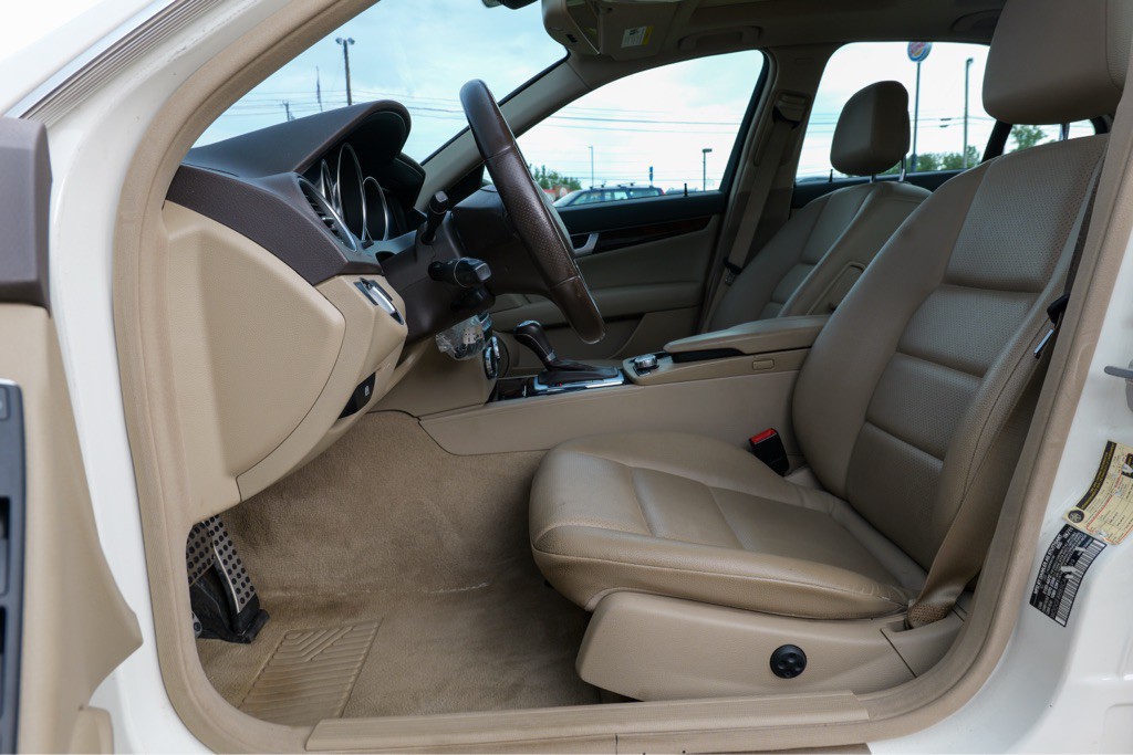 2012 Mercedes-Benz C-Class Image 19