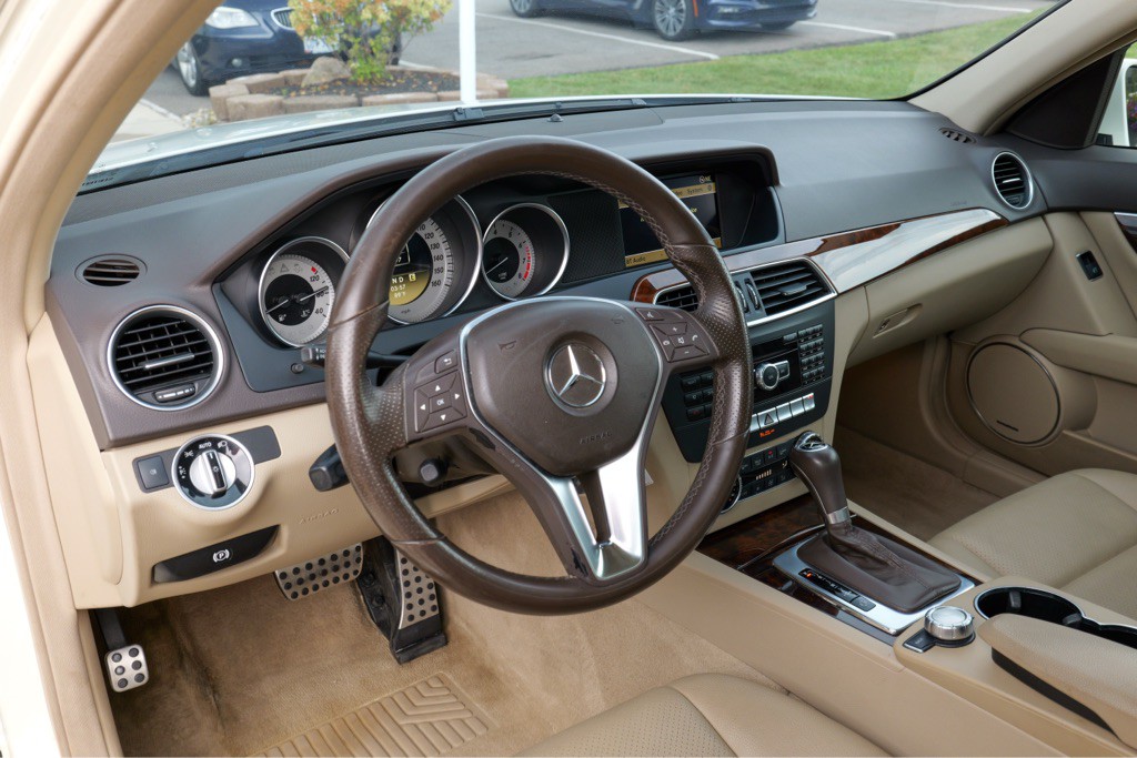 2012 Mercedes-Benz C-Class Image 21