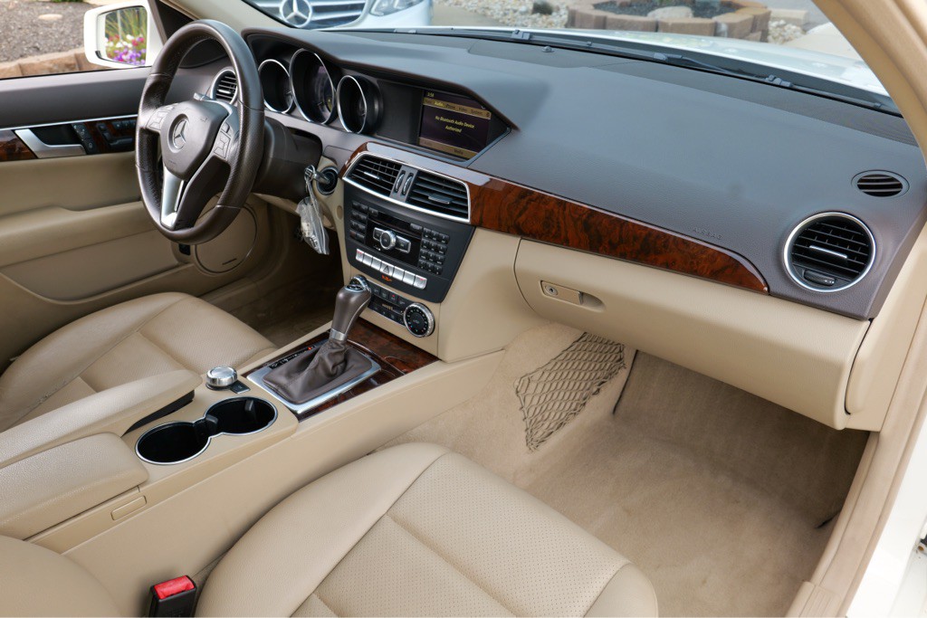 2012 Mercedes-Benz C-Class Image 25
