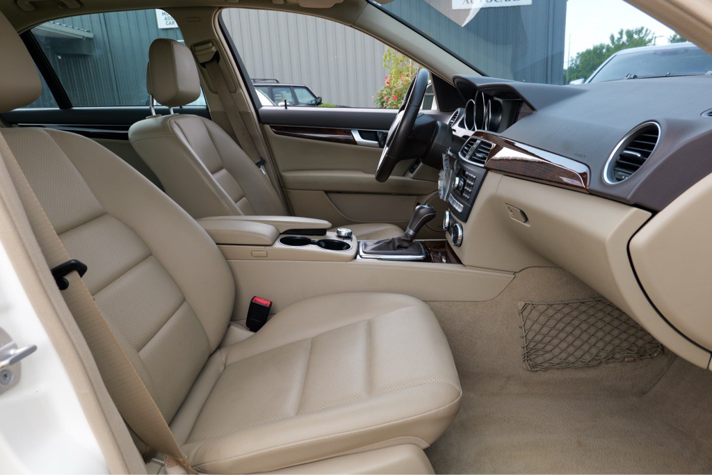2012 Mercedes-Benz C-Class Image 26