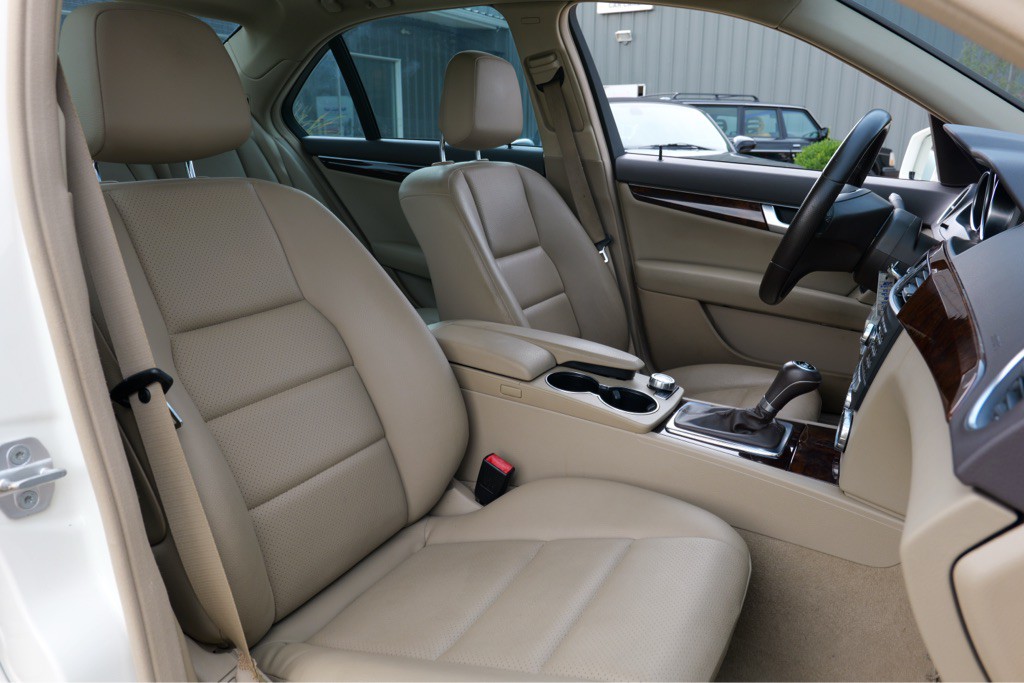2012 Mercedes-Benz C-Class Image 28