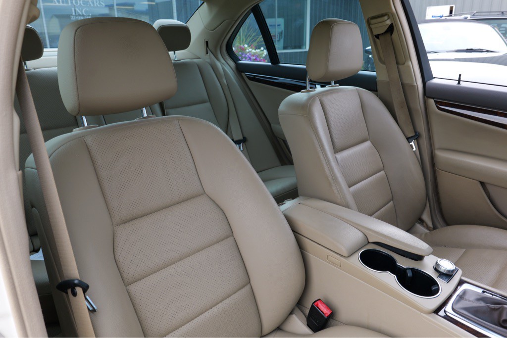 2012 Mercedes-Benz C-Class Image 29
