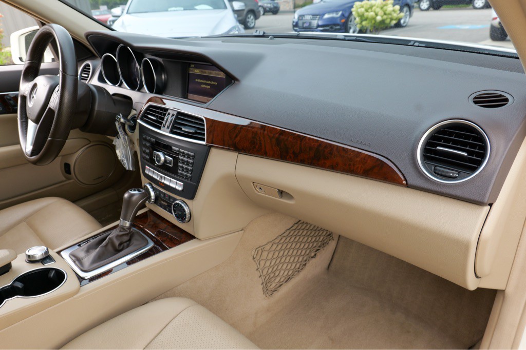 2012 Mercedes-Benz C-Class Image 32