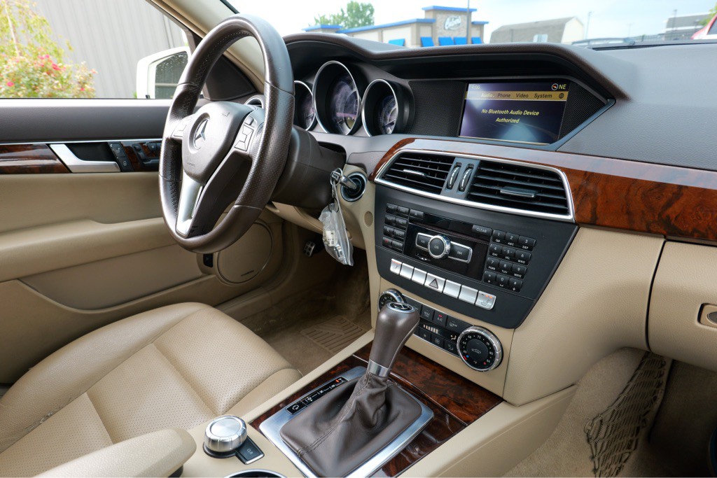 2012 Mercedes-Benz C-Class Image 33