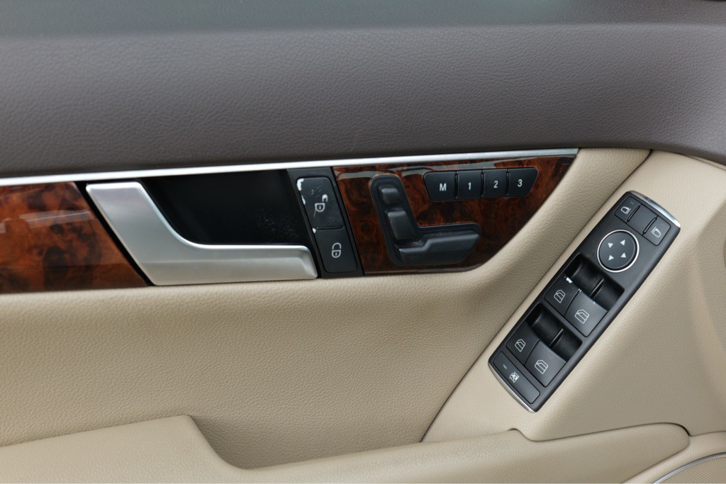 2012 Mercedes-Benz C-Class Image 35