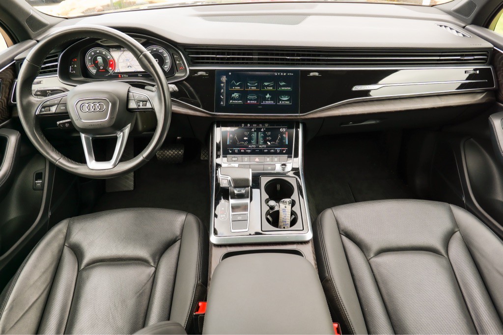 2021 Audi Q7 Image 2