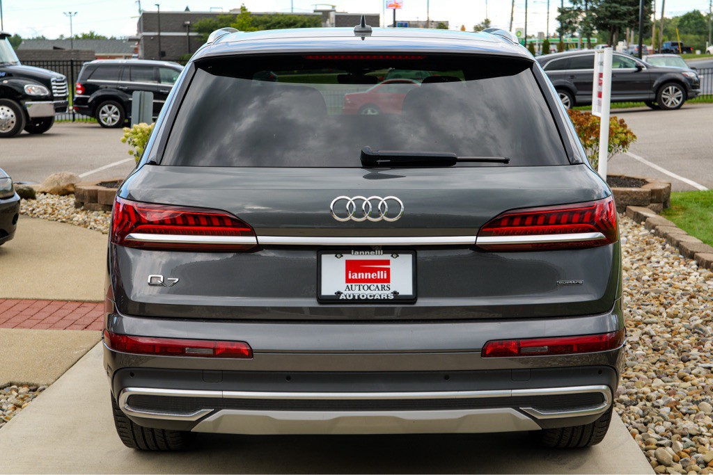 2021 Audi Q7 Image 7