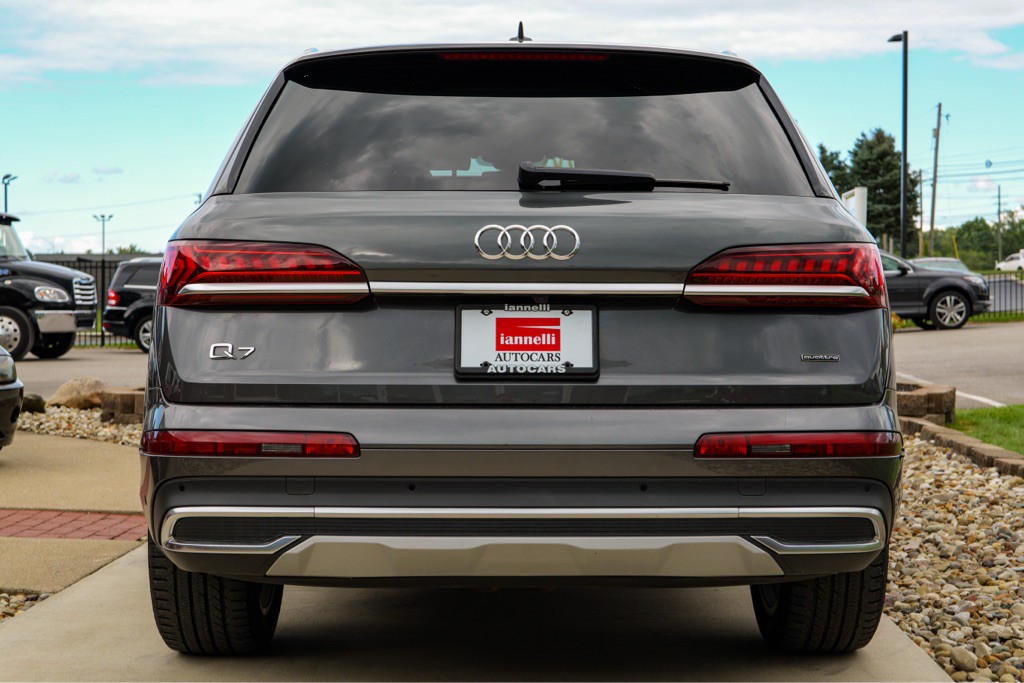 2021 Audi Q7 Image 8